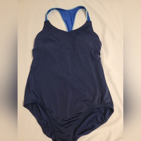 Lands' End Racer Back women's size 18 one piece swimsuit,  built-in bra - Picture 4 of 8